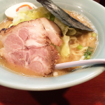 接客はかなりひどいけどおいしいラーメン屋、モンゴメリー学芸大学