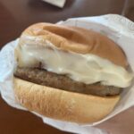 限定、白いモスバーガーを食べた